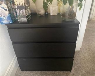 3 drawer dresser $20