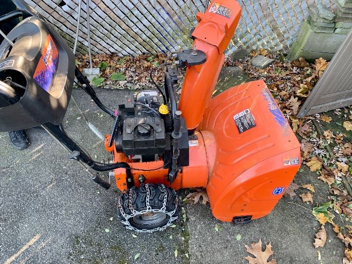 Nice Husqvarna Snowblower