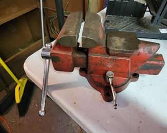 Bench Vise