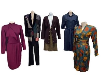Collection BURBERRY, GILLIAN, SALVATORE FERRAGAMO, ST. JOHN Women's Clothing