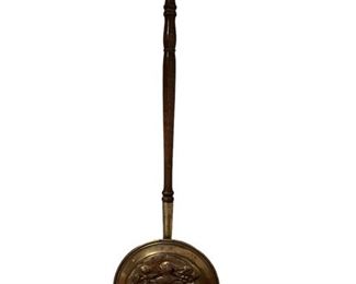 $60 USD     Antique 1920's Peerage Brass Bedwarmer w Wooden Handle England CD131-64     Description: Stunning antique copper bedwarmer with a coat of arms embossed.  Antique Bed Warmer, Circa 1920's. England Silent Butler.  Peerage Brass, Decorative Bed Warmer, Made in England. Coat of arms- English Householder
Condition: Very good antique condition
Dimensions: 12 x 12 x 42"H
Local pick up Leesburg, VA.  Contact us for shipper suggestions.     https://goodbyhello.com/products/antique-peerage-copper-bedwarmer-w-wooden-handle-england-cd131-64?_pos=29&_sid=27bc5f542&_ss=r