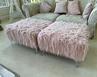 $90 USD     Pair of Pier 1 Jean Luxe Faux Fur Acrylic Leg Ottoman in Pink CD131-24     Description: Our faux fur ottoman adds a retro and groovy touch to your living room, bedroom or entryway. Featuring adorable shag fur, the comfort of a high density foam cushioned seat, this adorable pop of color accent piece can be mixed and matched, and provides not only dual functionality but also a focal point of style and flair that seamlessly incorporates your main decor to create an inviting and comfortable atmosphere to come home to. This ottoman is ideal for a kids to dorm rooms and everything in between.
Condition: Good used condition with expected signs of wear. 
Dimensions: 33 x 33 x 20 in
Local pick up Leesburg, VA.  Contact us for shipper suggestions.     https://goodbyhello.com/products/pair-of-pier-1-pink-fur-ottomans-cd131-24?_pos=34&_sid=27bc5f542&_ss=r