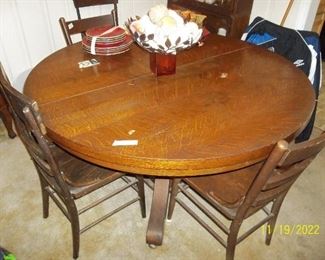 Wonderful oak table and old chairs!