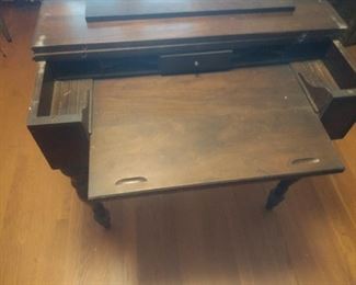 piano desk 