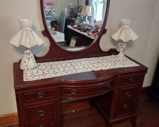 mahogany vanity with mirror 