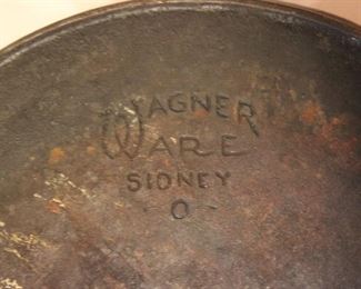LARGE WAGNER CAST IRON FRYING PAN SIDNEY O