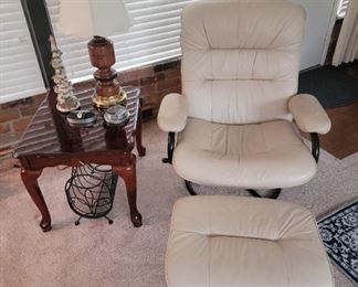 Talliser Recliner w/Ottoman Cherry End Table with Wood and brass lamp