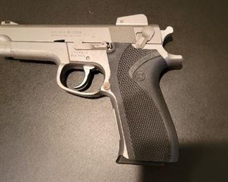 Smith Wesson Model 5906 9mm