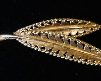 1005	14K YELLOW GOLD LEAVES BROOCH PIN, 3.30 DWT
