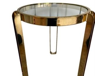 $180 USD Round MCM Side Table w Gold Metal Frame & Inset Glass Top MA133-50 Description: Beautiful mid century style round metal framed side table with gold finish and glass top
Condition: In very good used condition with only minor signs of wear consistent with use and age.
Dimensions: 16" x 28"H
Location: Local pick up Bethesda, MD. Contact us for shipper suggestions https://goodbyhello.com/products/round-side-table-with-gold-metal-frame-and-glass-top-ma133-50?_pos=1&_sid=66ba51fae&_ss=r