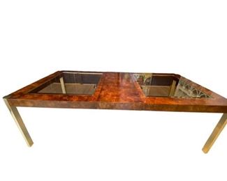 $640 USD Mastercraft Burlwood Dining Room Glass Inlay Table w Two Leafs MA133-42 Description: Designed by Mastercraft. Exquisite unique large dining table with two wooden extendable leaves. Designed with wood and glass top, with an elegant gold trim. Legs are in a sleek gold.
Condition: Excellent
Dimension: 76" W x 46" D x 29" H Two extendable leaves 18" W x 46" D
Local pick up Bethesda, MD. Contact us for shipper suggestions. https://goodbyhello.com/products/dinning-room-table-with-two-extendable-leaves-ma133-42?_pos=1&_sid=1c0254383&_ss=r