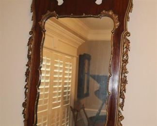 Presell @ $2498
Antique Federal Mirror with Eagle Crest. Circa 1820
Dimensions: 47”H x 22”W
Stock #040
