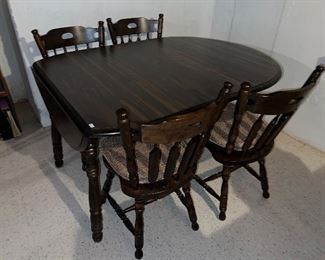 DARK WOOD DINING TABLE W/4 CHAIRS