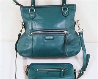 1005	COACH GREEN LEATHER BAG WITH MATCHING WALLET. APPROXIMATELY 12 IN L X 9 1/2 IN H X 3 1/2 IN
