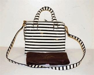 1010	VINTAGE KATE SPADE SHOULDER BAG WITH DUST COVER. NEW. APPROXIMATELY 10 1/2 IN L X 9 IN H X 5 IN

