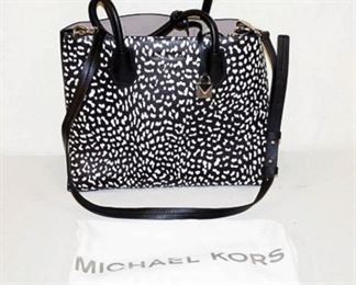 1014	MICHAEL KORS MERCER STUDIOS LARGE LEATHER TOTE, NEW WITH DUST BAG. APPROXIMATELY 12 IN L X 10 IN H X 5 1/2 IN
