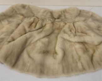 1108	BEIGE FUR STOLE WITH INTERIOR EMBROIDERY
