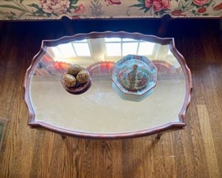Mirrored tray coffee table
