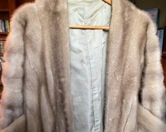 Vintage fur cape/jacket