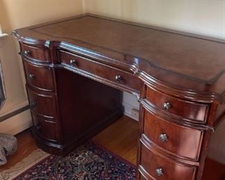 Hooker Furniture Home Office 48in Wide Luxury Knee Hole Bow Front Desk