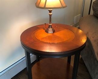 Round Table, Lamp