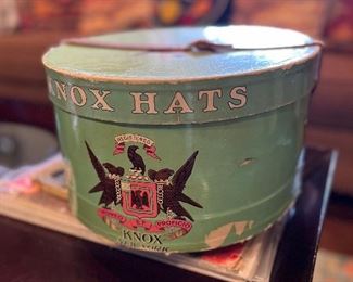 Knox Hats box with leather strap