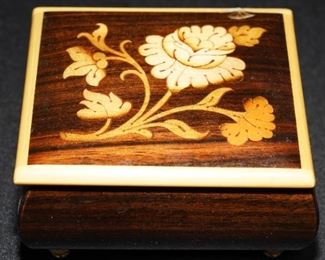 Sorrento inlaid music box