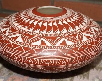 Navajo pottery vase by Susie Charlie