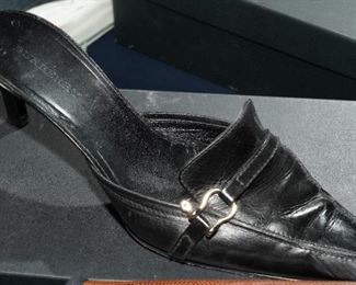 Burberry black patent leather kitty heels