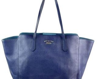 Lot 013-1
Gucci 'Swing Tote' Navy