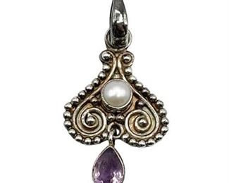 Lot 058
Sterling Silver Pearl and Amethyst Drop Pendant