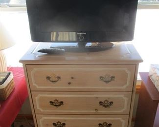 DRESSER AND TELEVISION