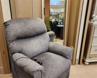 Power recliner & lift chair - excellent condition