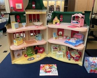 Vintage Fisher Price Home for the Holidays / Loving Family - in great condition with box!