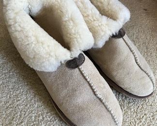 Warm Fuzzy Men's Slippers Size 13