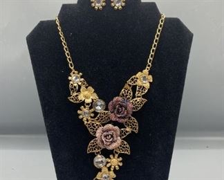 Coming Up Rosie Necklace and Earrings