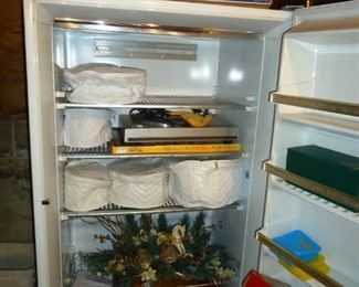 still unpacking, this freezer works, it will be plugged in for the sale!