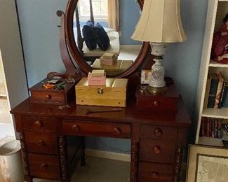 Gorgeous vanity.