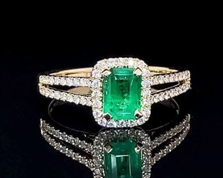 BRAND NEW! 0.33ctw Diamond & Emerald Halo Cluster Split Shoulder Ring in 14k Yellow Gold