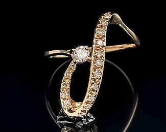 1/4 Carat Diamond Solitaire Infinity Ribbon Vintage Estate Ring in 14k Yellow Gold