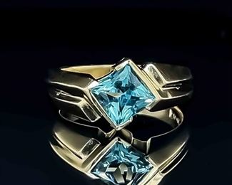 Square Swiss Blue Topaz Solitaire Modern Retro Scalloped Zig-Zig Ring in 14k Yellow Gold