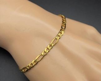 Classic Figaro Link Bracelet in 18k Yellow Gold