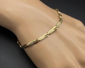 Heavy, Well-Made 18k Yellow Gold Bar Flat Link Bracelet