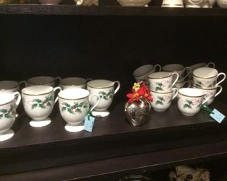 Vintage Holiday Christmas Tea Cups