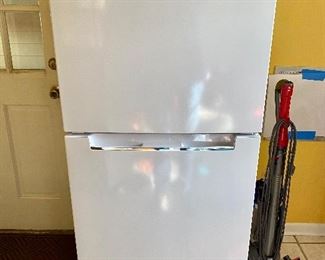 Magic Chef Refrigerator