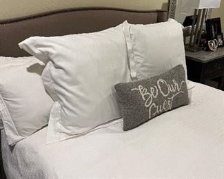 King bed and bedding