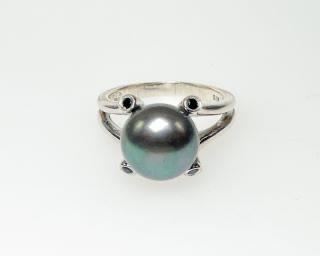 Genuine Sterling and Pearl Ring