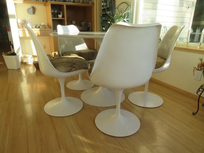 Vintage Burke Tulip Table & Chairs