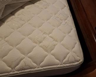 Very clean mattress set 
