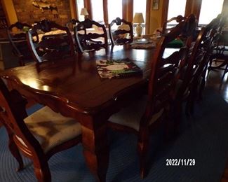 formal dining table w/2 leaves & 10 chairs